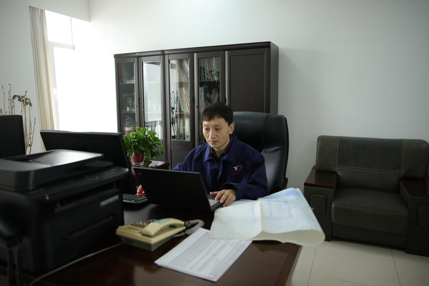 愛崗敬業(yè)，無私奉獻(xiàn)，榜樣的力量