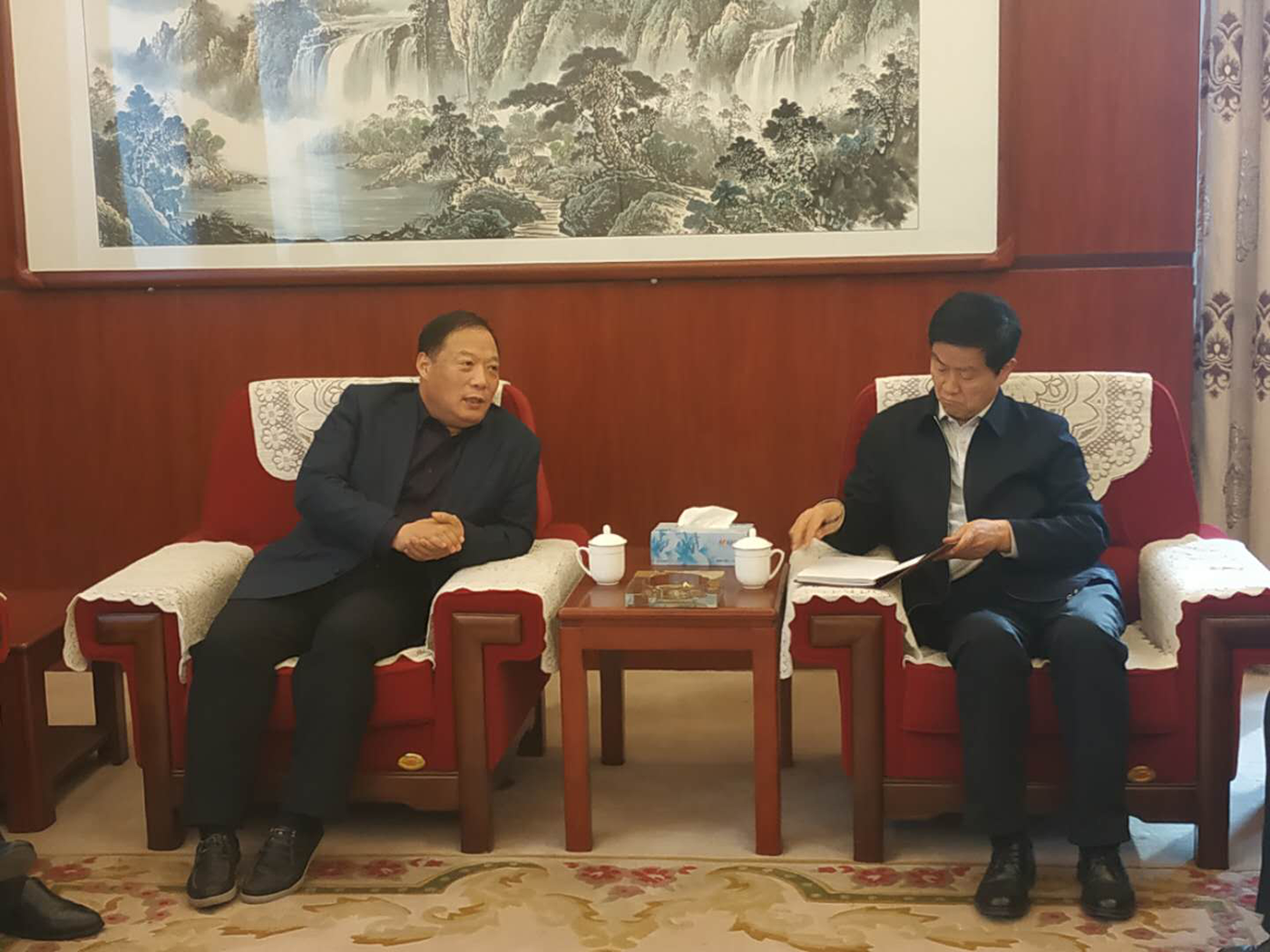 遼寧鑫豐礦業(yè)集團(tuán)與陜西彬長礦業(yè)集團(tuán) 舉行技術(shù)交流研討會