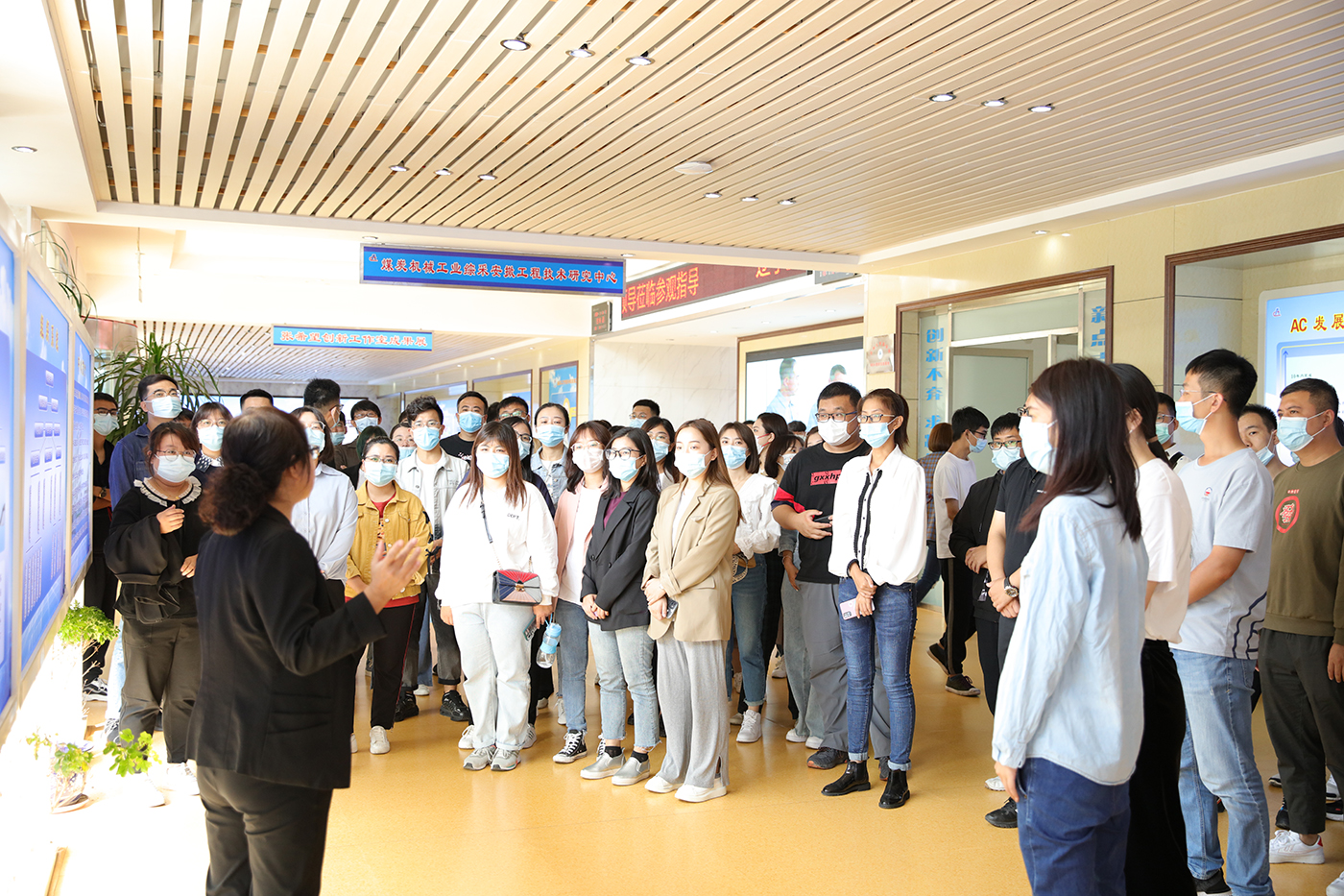 調(diào)兵山市2021年青年干部暨行政事業(yè)單位新入職工作人員培訓(xùn)班來(lái)公司參觀