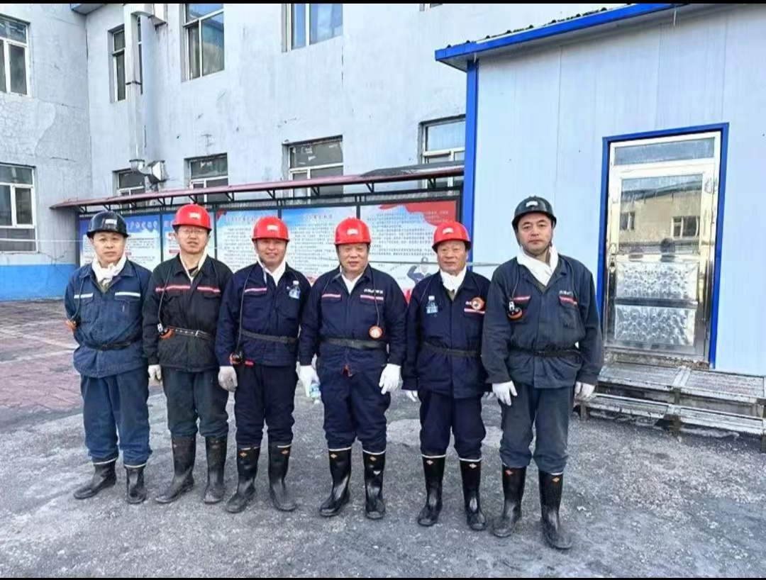  中國礦業(yè)大學(xué)（北京）煤炭研究院大坡度開采協(xié)同創(chuàng)新中心主任張希望到通化礦業(yè)集團(tuán)進(jìn)行考察調(diào)研