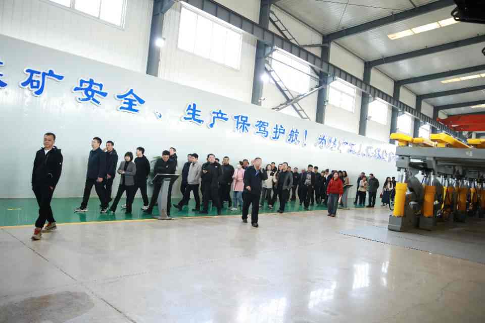 鐵嶺市委黨校鄉(xiāng)科級領導干部進修二班學員 到鑫豐集團考察調研